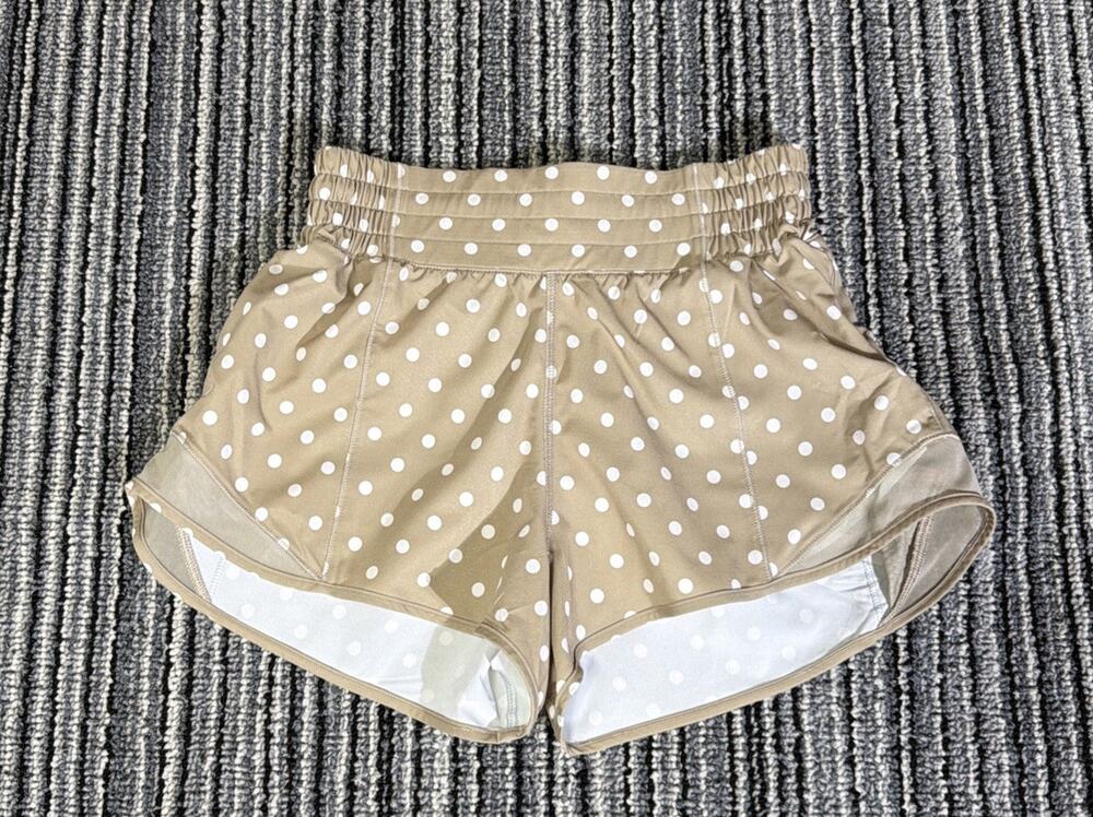 Lululemon Hotty Hot High-Rise Short 2.5" Simple Polka White Sheer Oak Size 4
